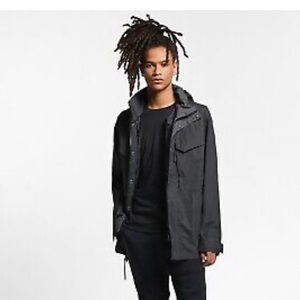 Nike Men’s  XS Rain jacket.